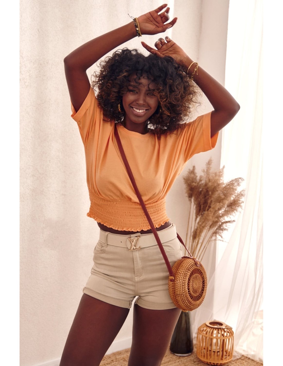 Short T-shirt with a wide cuff, apricot MP14546 - Online store - Boutique